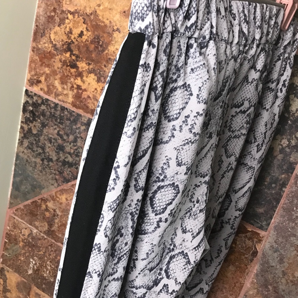 Guess Python Print Joggers - image 3